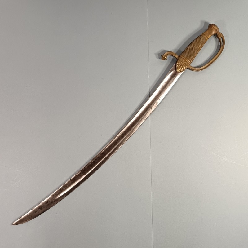 PETIT SABRE D'OFFICIER D'INFANTERIE DE TYPE EMPIRE FABRICATION EUROPEENNE PREMIERE MOITIE DU XIX ème SIECLE